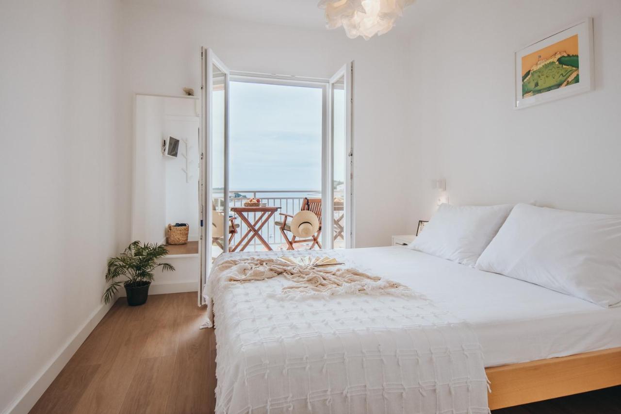 Anatota Hvar *