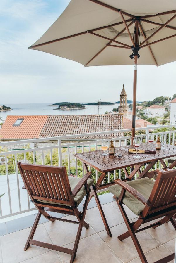 Anatota Hvar